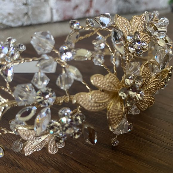 NWT MOLDABLE CRYSTAL TIARA main image 2